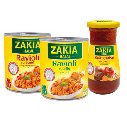 Zakia propose des ravioli en conserve et une sauce bolognaise